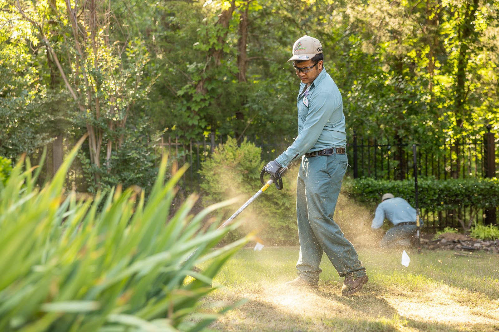 landscape maintenance weed wacking landscape beds