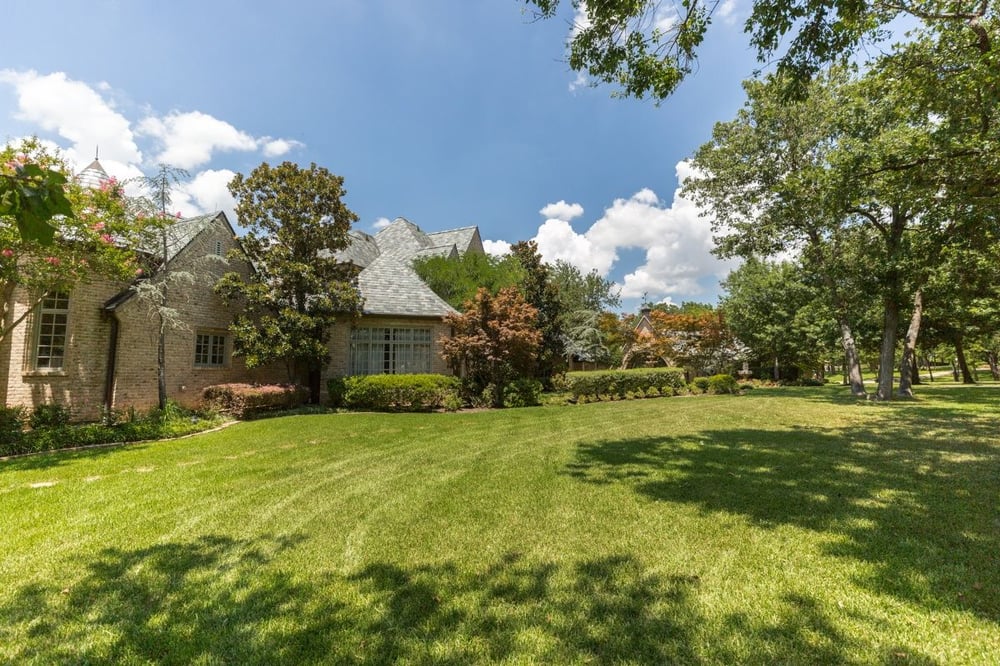 driveway lawn planting 3-1