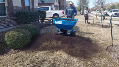 How Much Does it Cost to Top Dress a Lawn in North Texas?