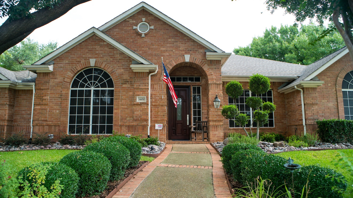 house-walkway-shrubs-bushes-plants