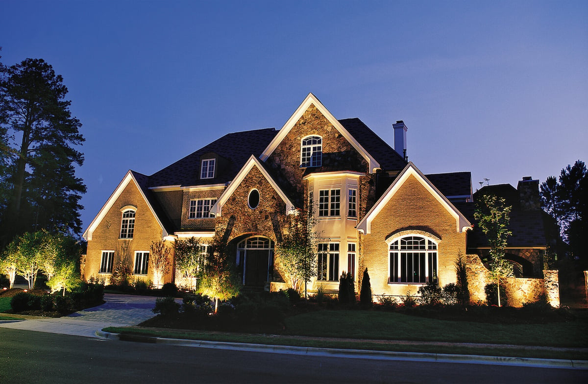 outdoor landscape lighting at front of home