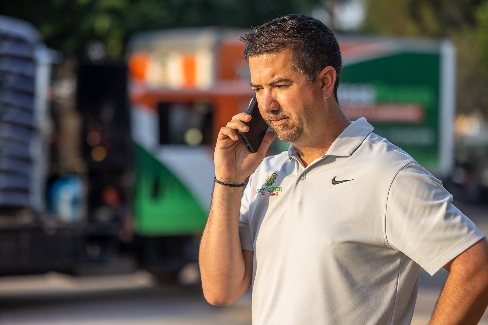 account manager talking on phone 1-1