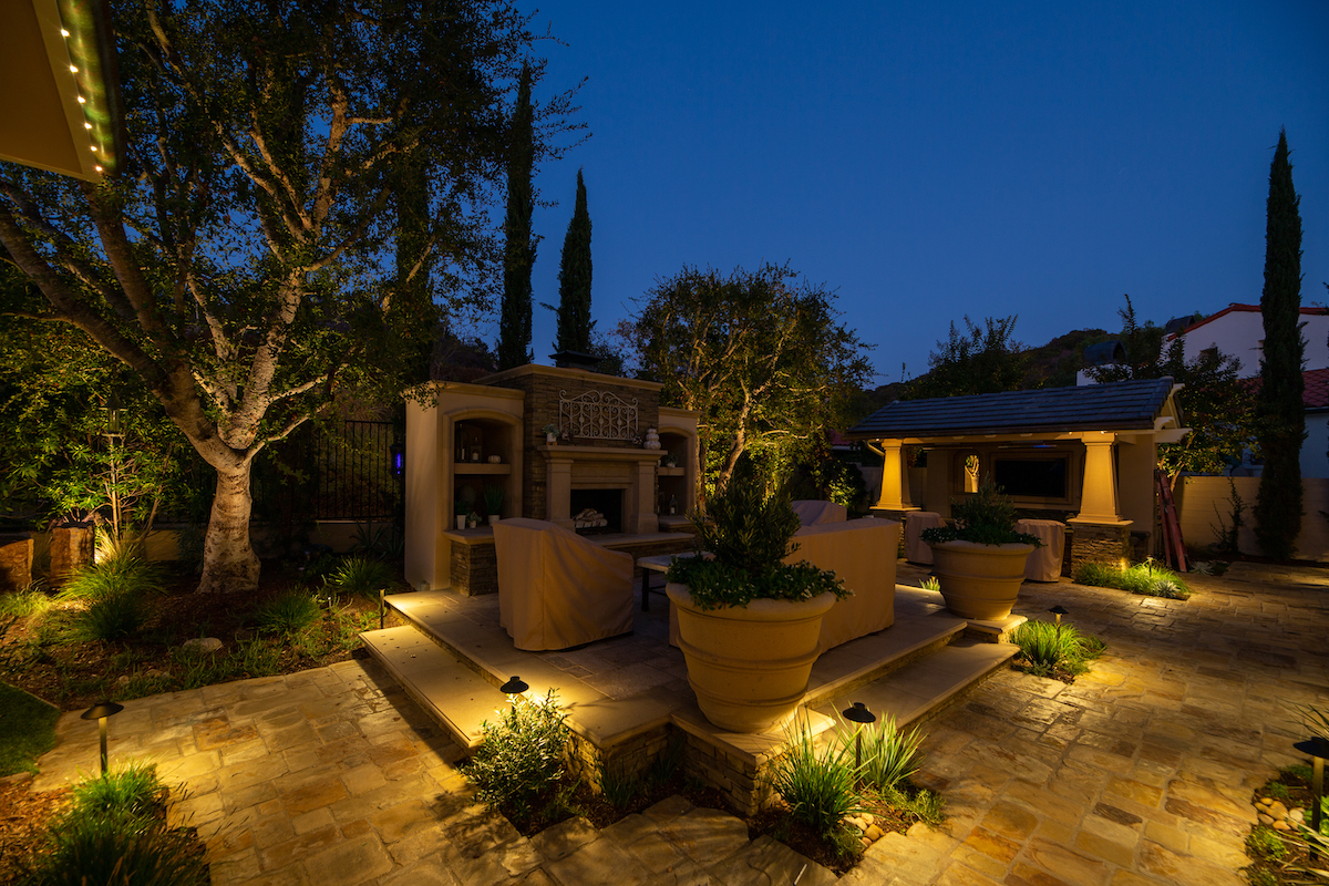 Landscape-lighting-backyard