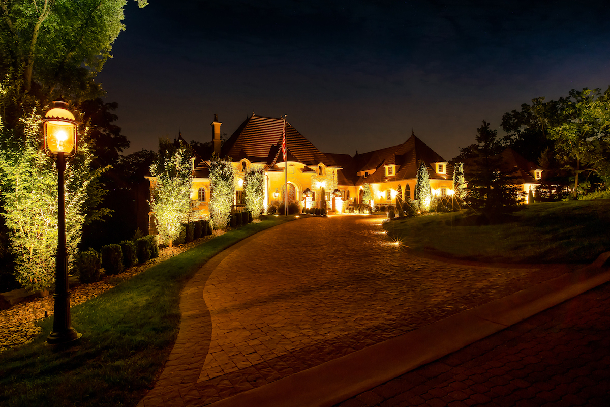 architectural-lighting-paver-driveway-slope