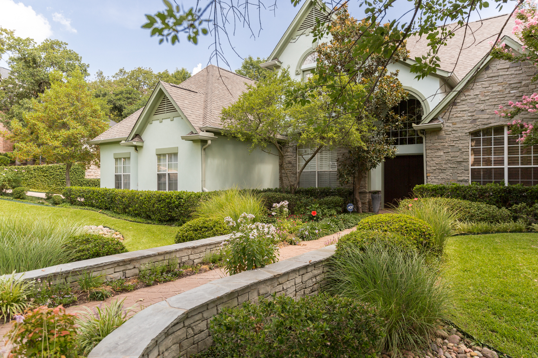 lawn planting house 10-1